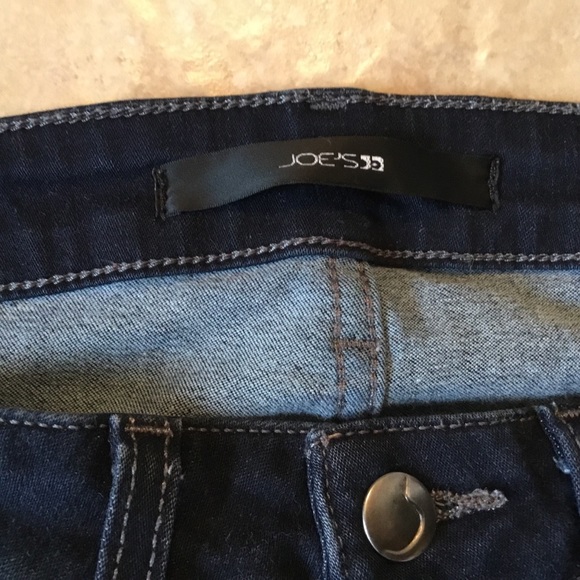 Joe’s dark wash mid-rise skinny jeans Chelsea Fit - Picture 9 of 11